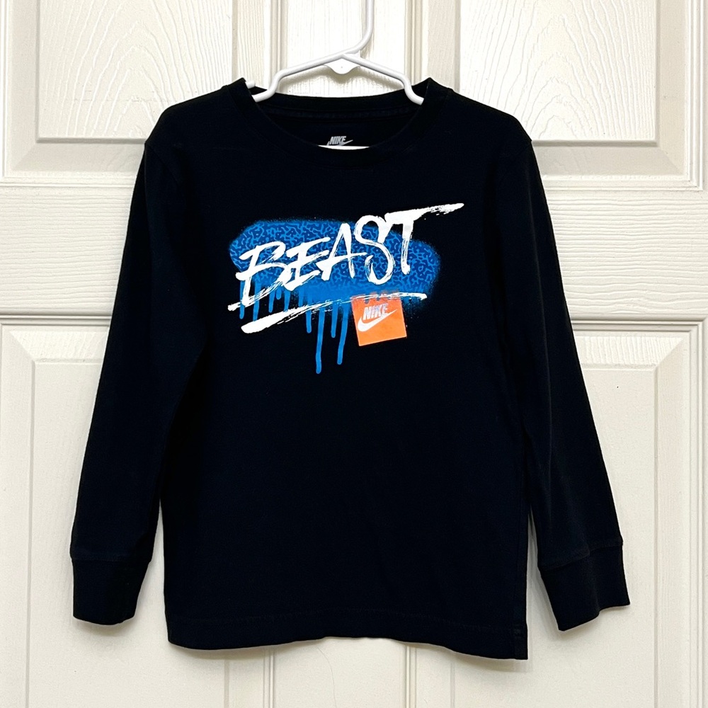 Boys Nike Black Long Sleeved Graphic Shirt Size S 5 4-5 Years